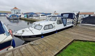 Weston 670 - Lady Dina - 4 Berth 22ft Inland cruiser