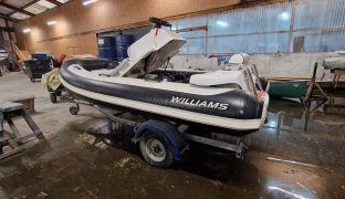 Williams Jet Tenders Turbojet 325 - High-performance luxury tender