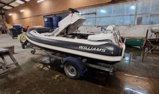 Williams Jet Tenders Turbojet 325 - High-performance luxury tender