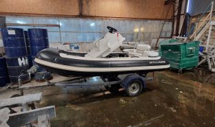 Williams Jet Tenders Turbojet 325 - High-performance luxury tender