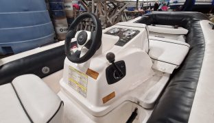 Williams Jet Tenders Turbojet 325 - High-performance luxury tender