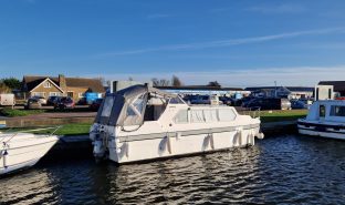 Tri-Star 24 - Snow Goose - 4 Berth Inland cruiser 