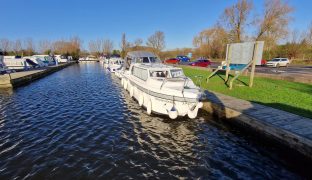Tri-Star 24 - Snow Goose - 4 Berth Inland cruiser 