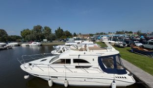 Sealine 330 Statesman - Fifty Fifty - 6 Berth Flybridge motor cruiser