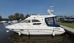 Sealine 330 Statesman - Fifty Fifty - 6 Berth Flybridge motor cruiser