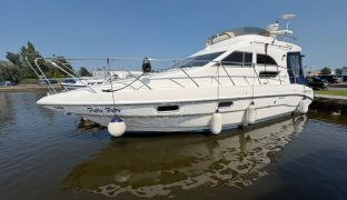 Sealine 330 Statesman - Fifty Fifty - 6 Berth Flybridge motor cruiser