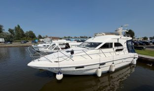 Sealine 330 Statesman - Fifty Fifty - Flybridge motor cruiser