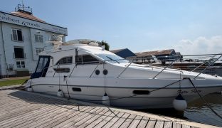 Sealine 330 Statesman - Fifty Fifty - 6 Berth Flybridge motor cruiser