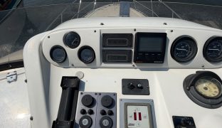Sealine 330 Statesman - Fifty Fifty - 6 Berth Flybridge motor cruiser