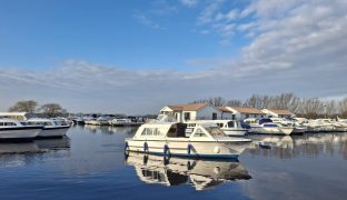 Sheerline Finesse 740 - ISLE OF JURA - 4 Berth Boat