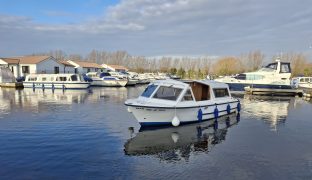 Sheerline Finesse 740 - ISLE OF JURA - 4 Berth Boat