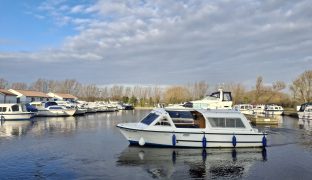 Sheerline Finesse 740 - ISLE OF JURA - 4 Berth Boat