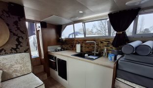 Bounty 27 - Glittering Waters - 2 Berth Inland Cruiser 