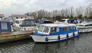 Hampton Safari MK II - HARLEQUIN - 4 Berth Inland cruiser