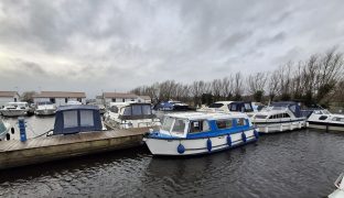 Hampton Safari MK II - HARLEQUIN - 4 Berth Inland cruiser