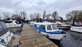 Hampton Safari MK II - HARLEQUIN - 4 Berth Inland cruiser