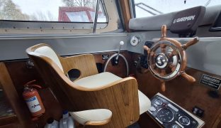 Hampton Safari MK II - HARLEQUIN - 4 Berth Inland cruiser