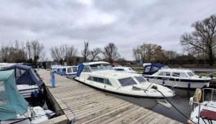Fairline Mirage 29 - MOET - 5 Berth Inland cruiser