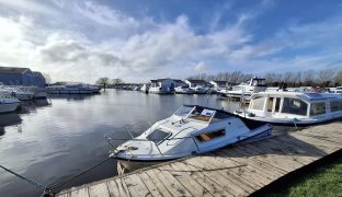 Quayline 18 - MEANDER - 2 Berth Day boat
