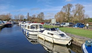 Quayline 18 - MEANDER - 2 Berth Day boat