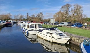 Quayline 18 - MEANDER - 2 Berth Day boat