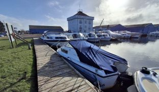 Quayline 18 - MEANDER - 2 Berth Day boat