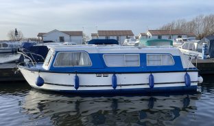 Hampton Safari MK II - HARLEQUIN - 4 Berth Inland cruiser