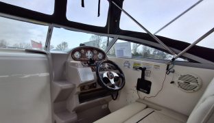 RINKER 250 FIESTA VEE - Chilli Pepper  - 4 Berth Sports Cruiser 