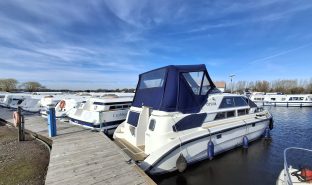 Faircraft 33 DC (Encounter) - OTIUM - 6 Berth Fixed canopy, dual steering with inboard engine