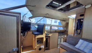 Faircraft 33 DC (Encounter) - OTIUM - 6 Berth Fixed canopy, dual steering with inboard engine