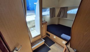 Faircraft 33 DC (Encounter) - OTIUM - 6 Berth Fixed canopy, dual steering with inboard engine