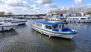 Horizon 35 - SILVER DREAM  - 6 Berth Inland cruiser 