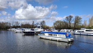 Horizon 35 - SILVER DREAM  - 6 Berth Inland cruiser 