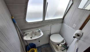 Horizon 35 - SILVER DREAM  - 6 Berth Inland cruiser 