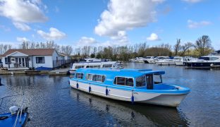 Horizon 35 - Sail Away11 - 5 Berth Inland cruiser 