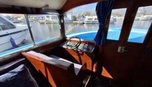 Horizon 35 - Sail Away11 - 5 Berth Inland cruiser 