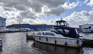 Elysian 27 - Maunaloa - 4 Berth Inland Cruiser 