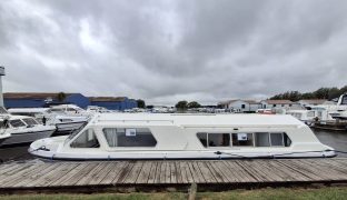 Alpha 34 - Weymouth Light 2 - 6 Berth Inland Cruiser 