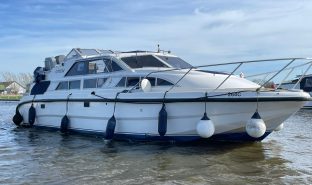Faircraft 33 DC (Encounter) - OTIUM - 6 Berth Fixed canopy, dual steering with inboard engine