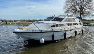 Faircraft 33 DC (Encounter) - OTIUM - 6 Berth Fixed canopy, dual steering with inboard engine