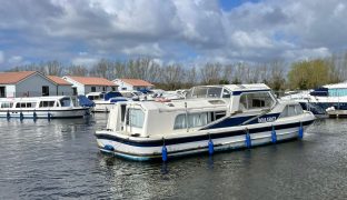 Alphacraft 35 - INDULGENCE - 6 Berth Inland cruiser 