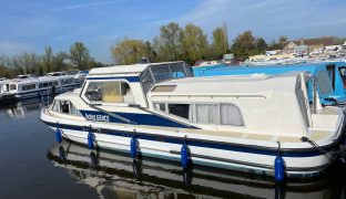 Alphacraft 35 - INDULGENCE - 6 Berth Inland cruiser 