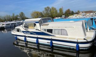 Alphacraft 35 - INDULGENCE - 6 Berth Inland cruiser 