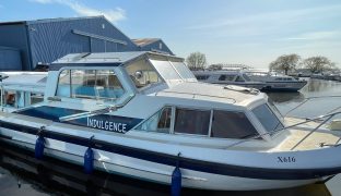 Alphacraft 35 - INDULGENCE - 6 Berth Inland cruiser 