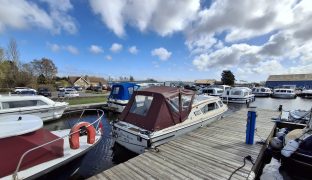 Seamaster 27 - New Moon - 4 Berth Inland cruiser