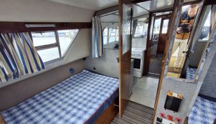 Dawncraft 30 - Yorkshire Rose - 5 Berth Inland cruiser 