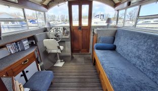Dawncraft 30 - Yorkshire Rose - 5 Berth Inland cruiser 