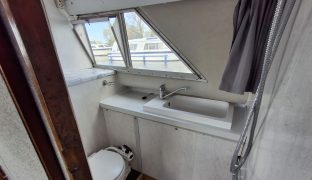Dawncraft 30 - Yorkshire Rose - 5 Berth Inland cruiser 