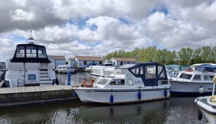 Beaves Marine - Lara  - 4 Berth Inland cruiser 