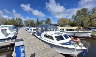 Beaves Marine - Lara  - 4 Berth Inland cruiser 